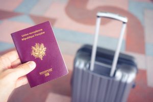 Comment obtenir son premier passeport ?